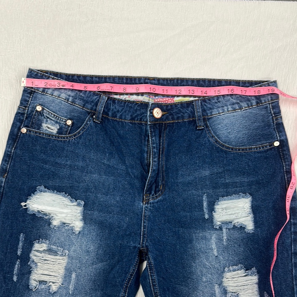 Denim Distressed Jean Shorts Boyfriend style - Picture 6 of 7